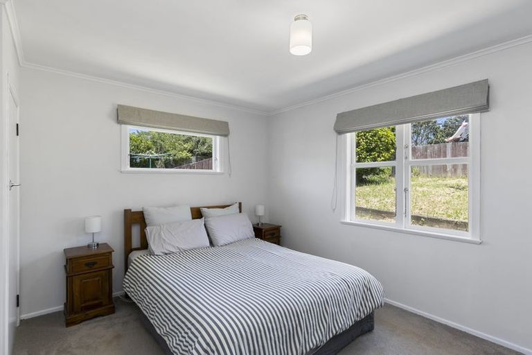 Photo of property in 95 Kenmore Street, Newlands, Wellington, 6037