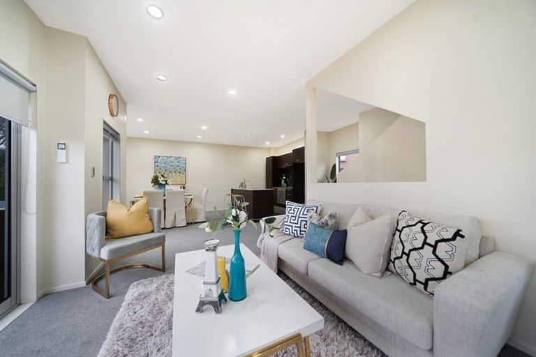 Photo of property in 76n Edmonton Road, Henderson, Auckland, 0612