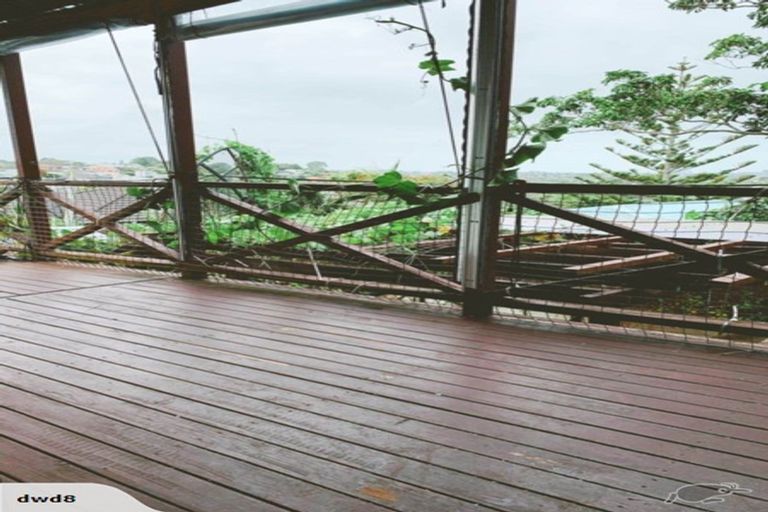 Photo of property in 5/11 Hall Road, Glenfield, Auckland, 0629