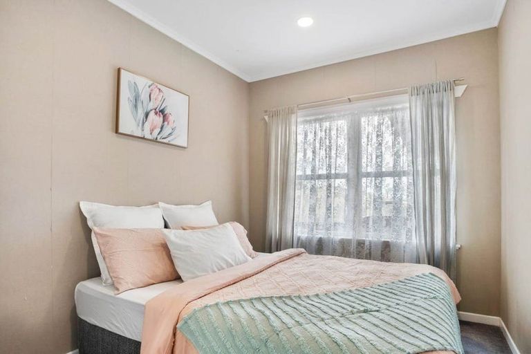 Photo of property in 16 Red Hill Road, Red Hill, Papakura, 2110