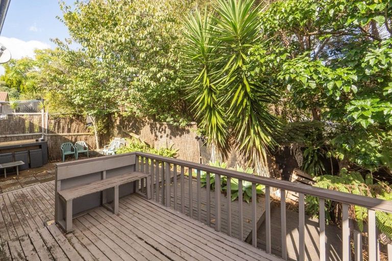 Photo of property in 13 Wirihana Road, Titirangi, Auckland, 0604