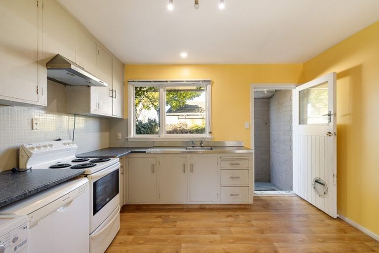 Photo of property in 49 Bretts Road, St Albans, Christchurch, 8052