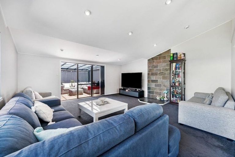 Photo of property in 92 Harrington Road, Henderson, Auckland, 0610