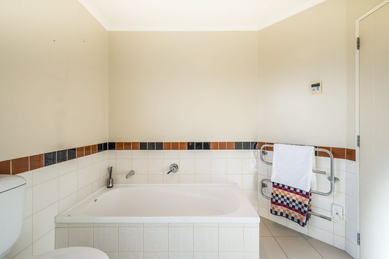 Photo of property in 18b Monarch Place, Paraparaumu Beach, Paraparaumu, 5032