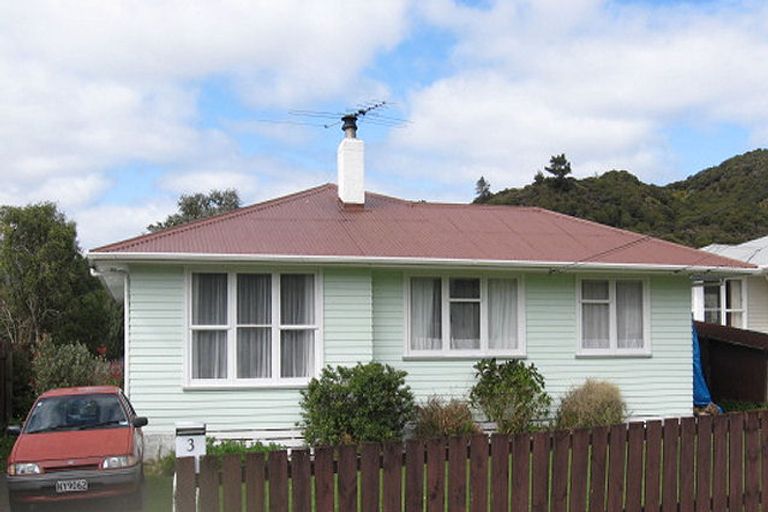 Photo of property in 3 Kowhai Street, Wainuiomata, Lower Hutt, 5014