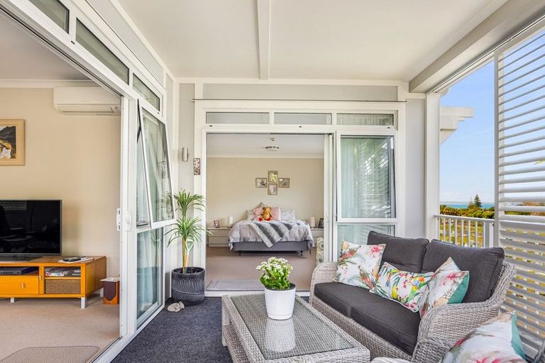 Photo of property in 80 Landmark Terrace, Orewa, 0931