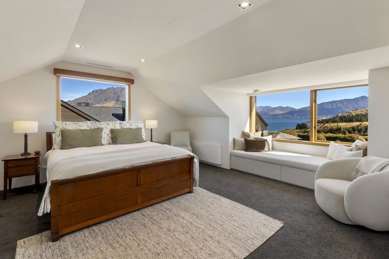 Photo of property in 10 Bluff View Terrace, Drift Bay, Queenstown, 9371