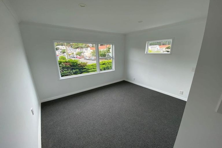 Photo of property in 1/17 The Parade, Island Bay, Wellington, 6023
