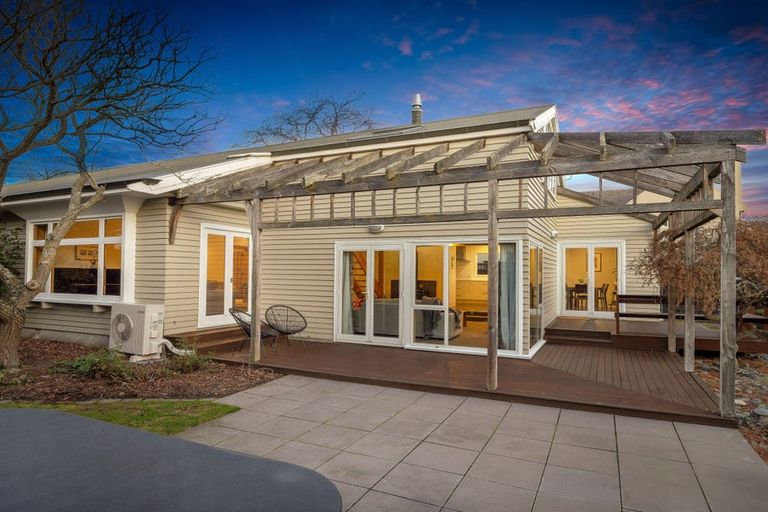 Photo of property in 36 Tui Street, Fendalton, Christchurch, 8041