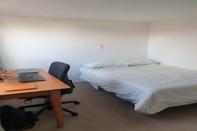 Photo of property in 32 Athena Drive, Totara Vale, Auckland, 0629