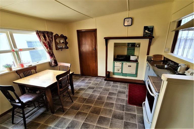 Photo of property in 41 Queen Street, Westport, 7825