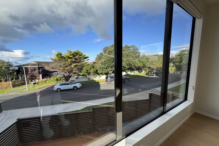 Photo of property in 1 Sandford Street, Campbells Bay, Auckland, 0630