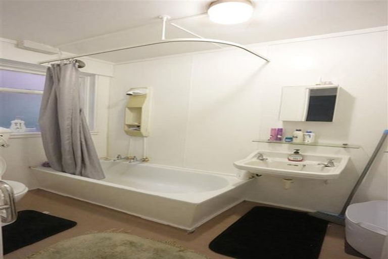 Photo of property in 9 Epsom Way, Karori, Wellington, 6012