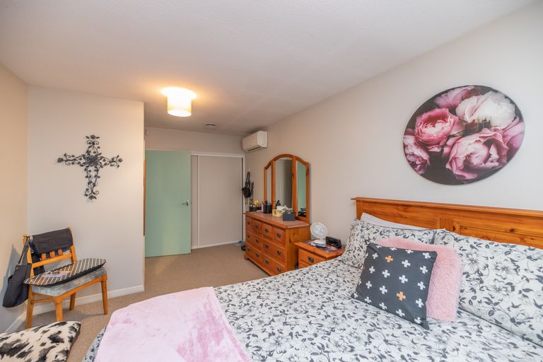Photo of property in 1/10b Tracy Place, Redwood, Christchurch, 8051