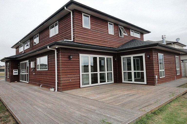 Photo of property in 4 Rossini Court, Karaka, Papakura, 2113