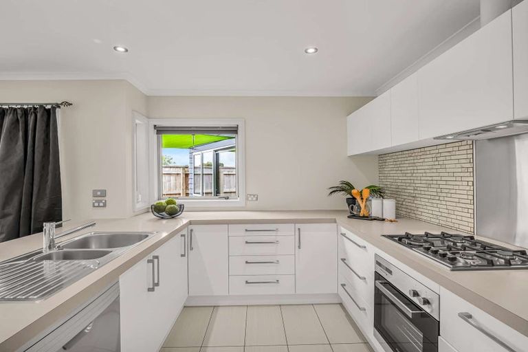 Photo of property in 14a Duna Place, Takaro, Palmerston North, 4412