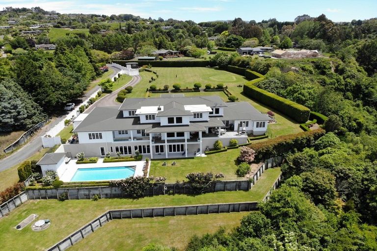 Photo of property in 423 Gillespie Place, Acacia Bay, Taupo, 3385