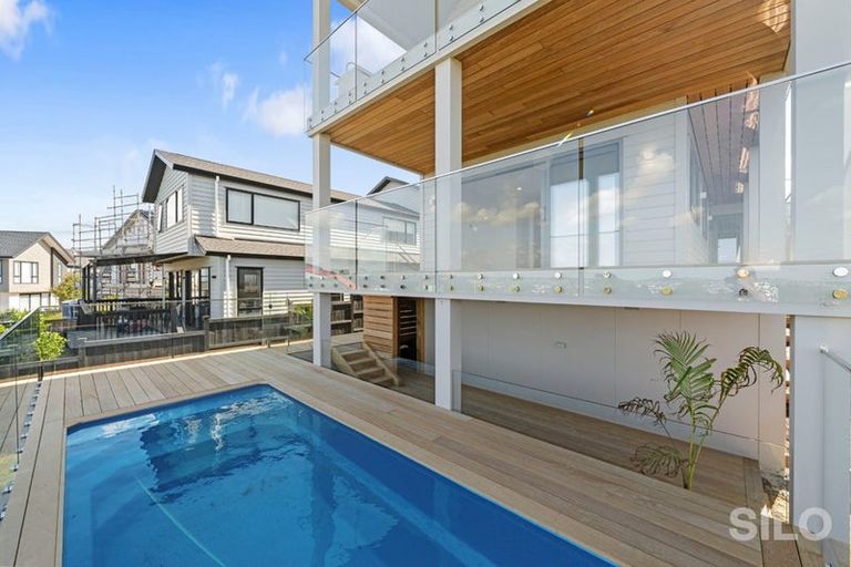 Photo of property in 35 Kikorangi Drive, Wainui, Silverdale, 0992