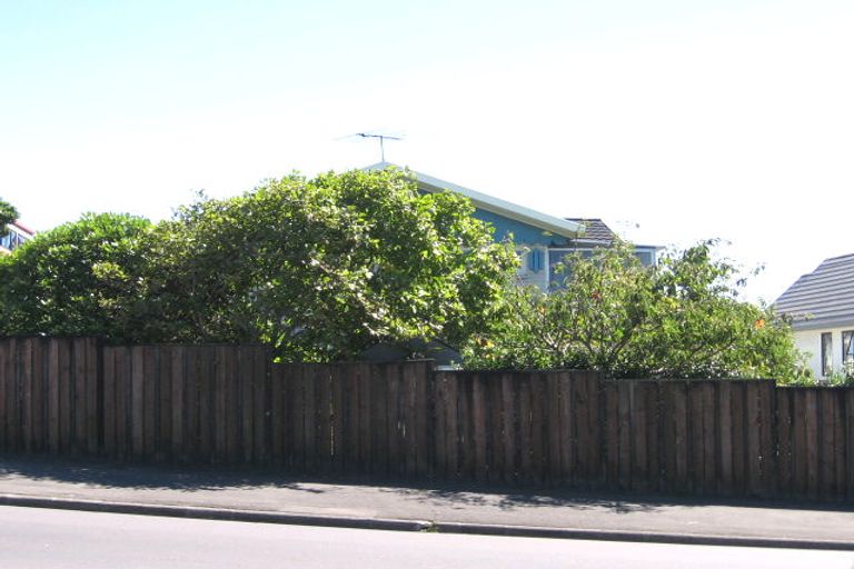 Photo of property in 2/209 Onewa Road, Birkenhead, Auckland, 0626