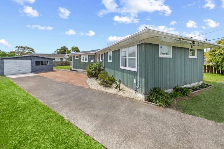 Photo of property in 137 Henderson Valley Road, Henderson, Auckland, 0612