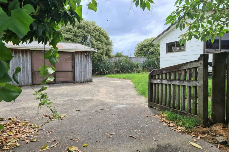 Photo of property in 25 Garelja Road, Henderson, Auckland, 0612