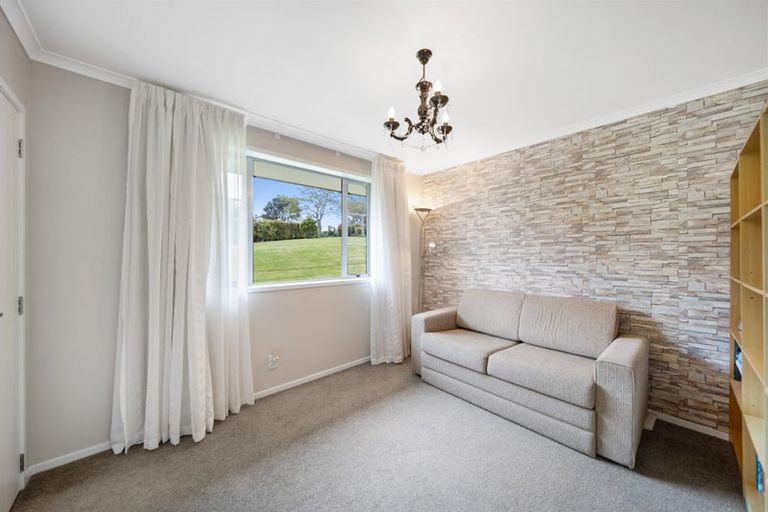 Photo of property in 91 Kaipara Road, Papakura, 2582