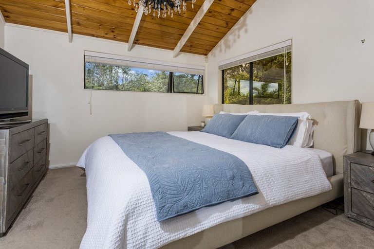 Photo of property in 22 Hebe Place, Birkenhead, Auckland, 0626