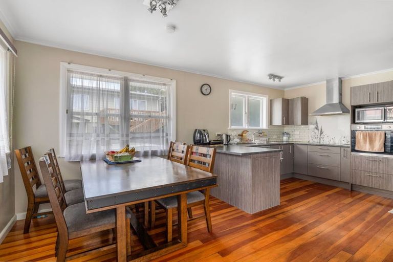 Photo of property in 135 Clevedon Road, Papakura, 2110