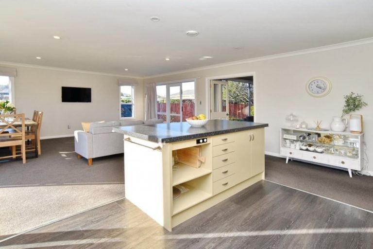 Photo of property in 8 Sonia Place, Casebrook, Christchurch, 8051