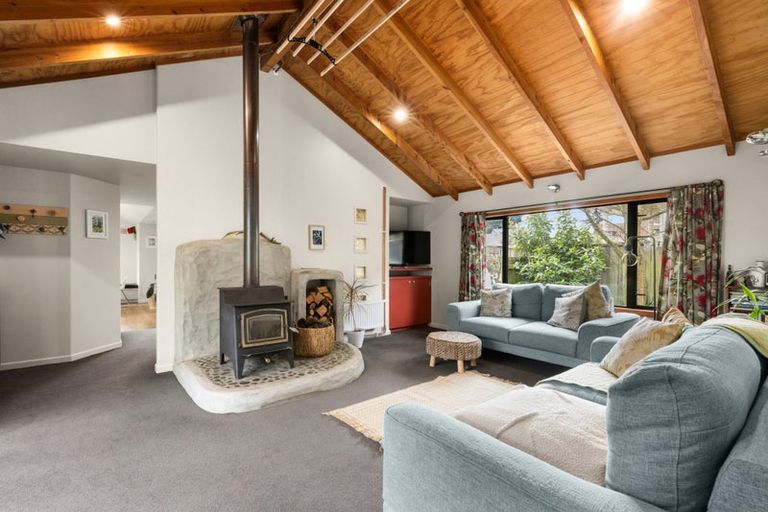 Photo of property in 2 Ritchie Place, Havelock North, 4130