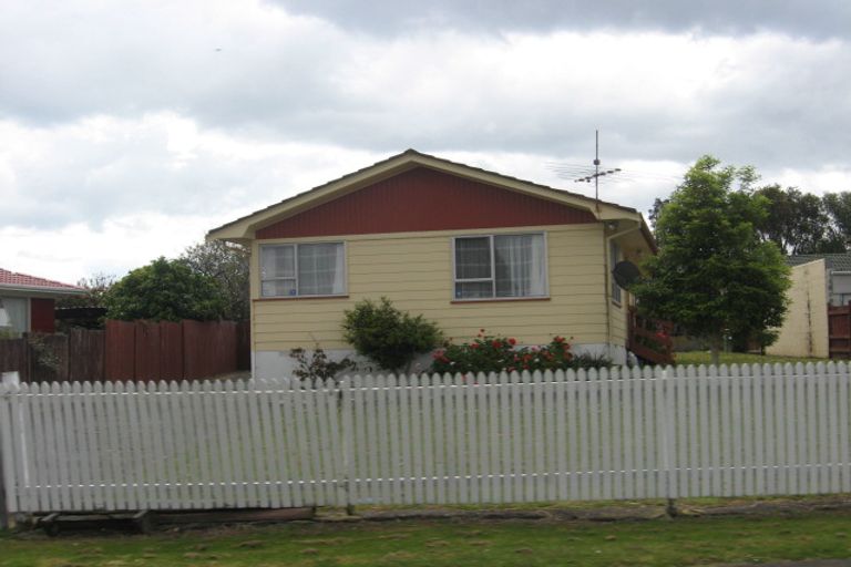 Photo of property in 8 Carter Place, Manurewa, Auckland, 2102
