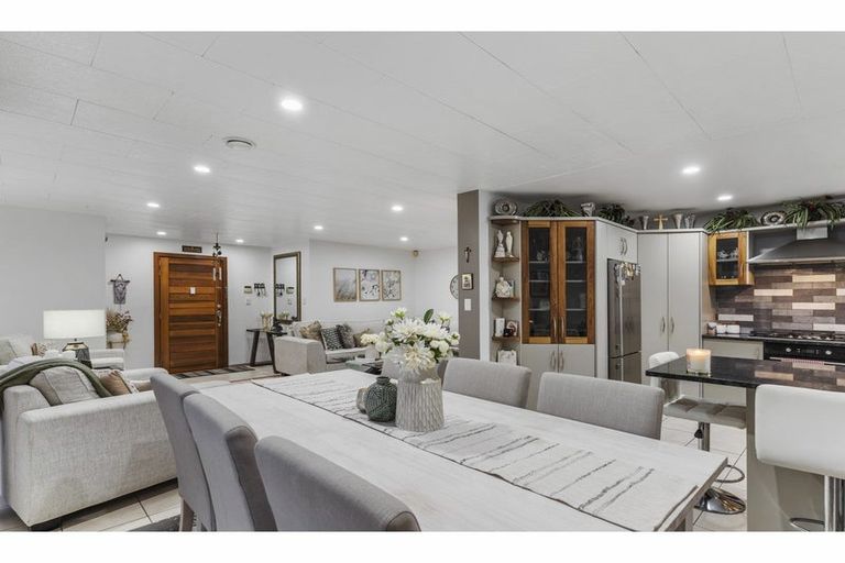 Photo of property in 129 Alfriston Road, Manurewa, Auckland, 2105