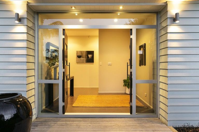 Photo of property in 188 Scenic Drive, Titirangi, Auckland, 0604