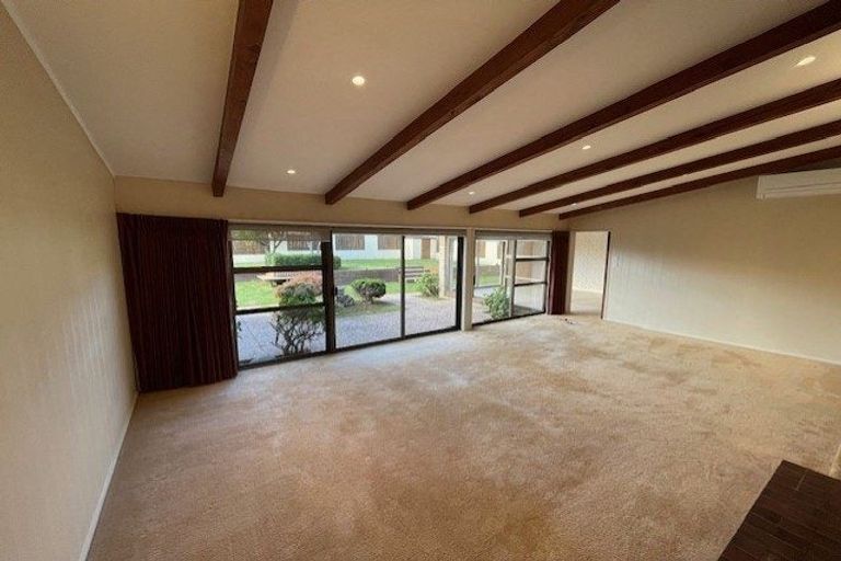 Photo of property in 7 Pendene Place, Forrest Hill, Auckland, 0620