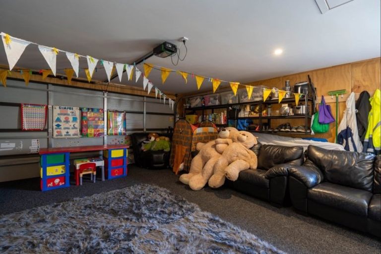 Photo of property in 7 Mahia Lane, Waikanae, 5036