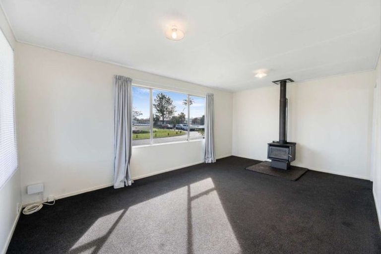 Photo of property in 17 Tait Drive, Greenmeadows, Napier, 4112