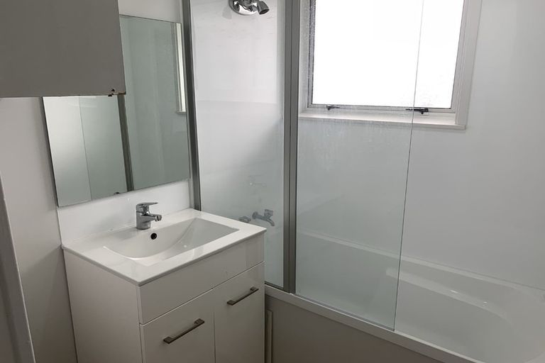 Photo of property in 7/90 Kenderdine Road, Papatoetoe, Auckland, 2025