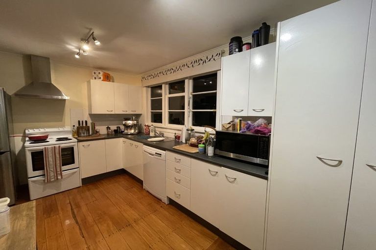 Photo of property in 92 Fraser Avenue, Johnsonville, Wellington, 6037