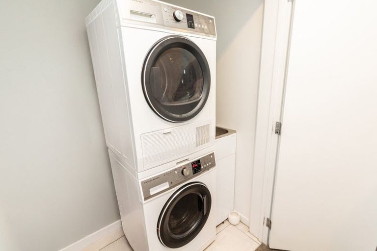 Photo of property in Pinnacle Apartments, E903/160 Victoria Street, Te Aro, Wellington, 6011