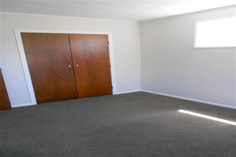 Photo of property in 10f2 Petherick Crescent, Johnsonville, Wellington, 6037