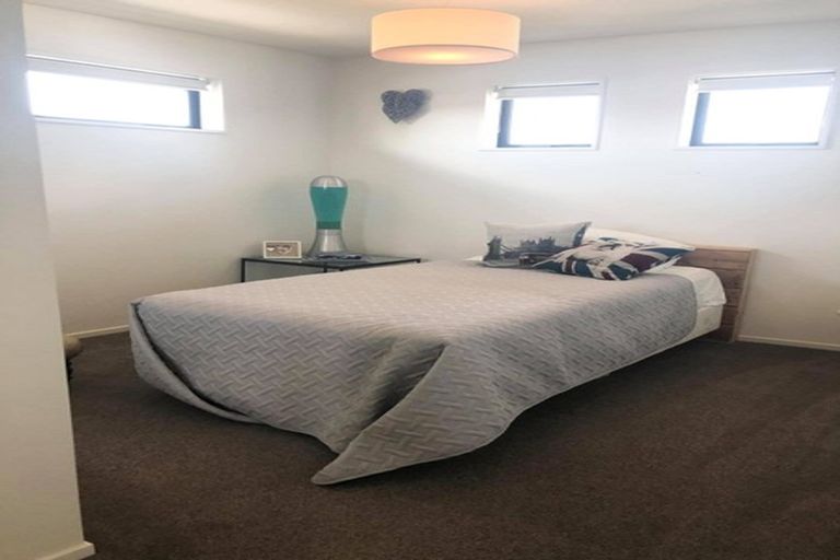 Photo of property in 1 Hawthorn Mews, Rangiora, 7400