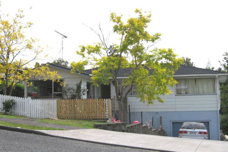 Photo of property in 40e Weatherly Road, Torbay, Auckland, 0630