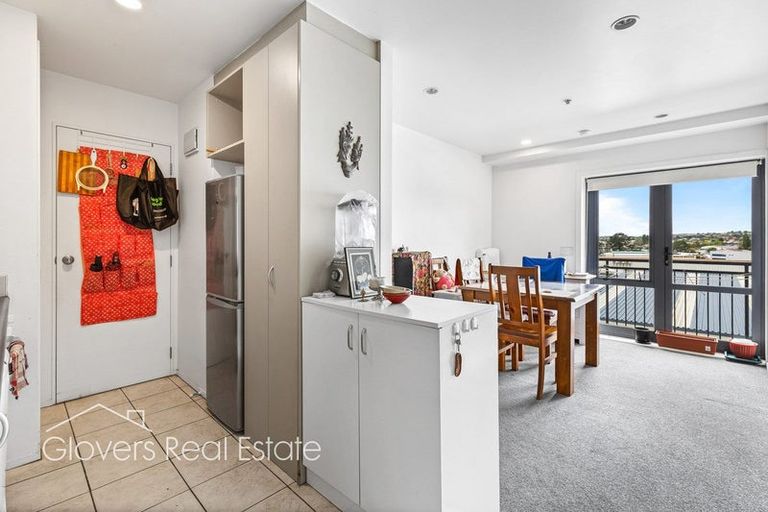 Photo of property in 4s/10 Crown Lynn Place, New Lynn, Auckland, 0600