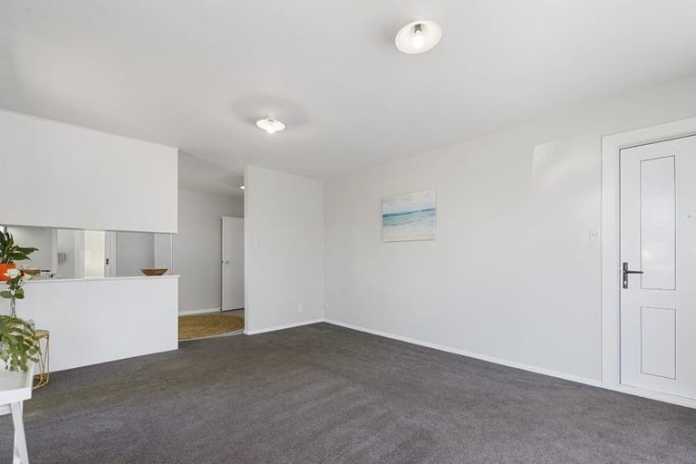 Photo of property in 1/17 Tyrone Street, Belfast, Christchurch, 8051