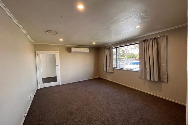 Photo of property in 32 Freyberg Avenue, Papatoetoe, Auckland, 2104