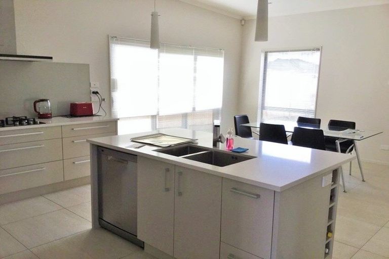 Photo of property in 69 Costa Viva Crescent, Karaka, Papakura, 2113