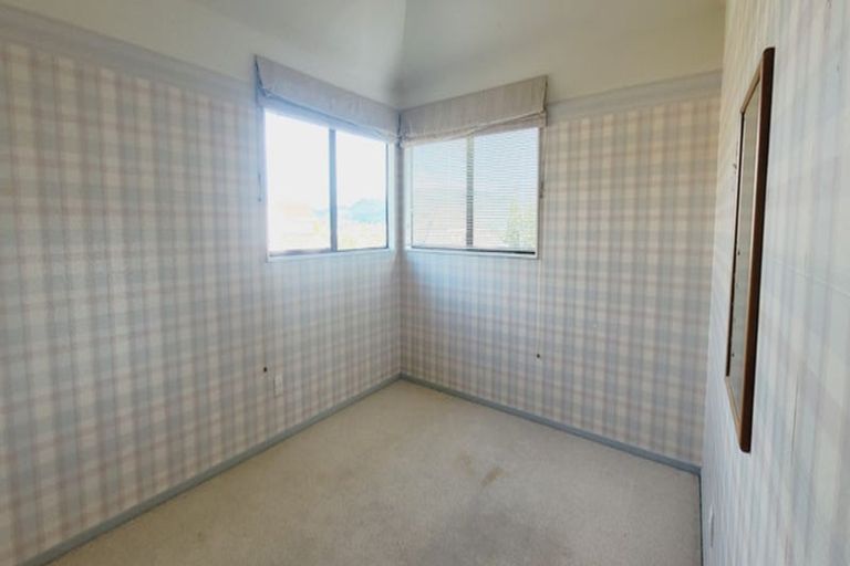 Photo of property in 33 Halladale Road, Papakowhai, Porirua, 5024