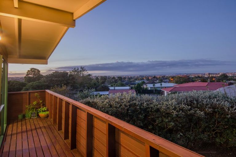 Photo of property in 18 Gilliam Street, New Lynn, Auckland, 0600