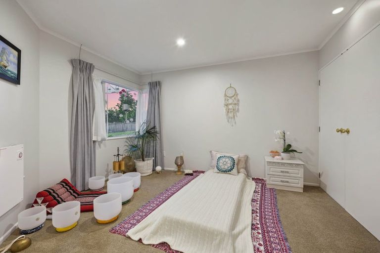 Photo of property in 22 Windfall Grove, Greenhithe, Auckland, 0632
