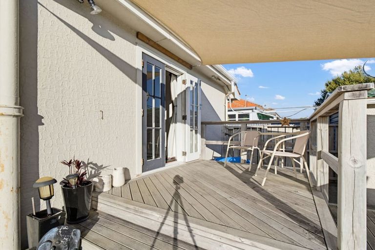 Photo of property in 32 Botanical Road, Takaro, Palmerston North, 4412